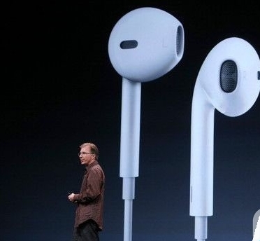 苹果6能不能连lightning耳机