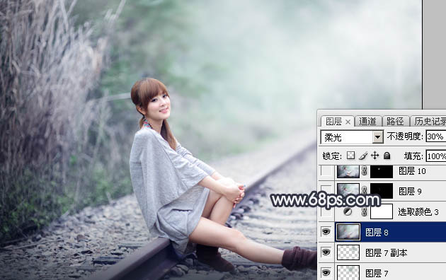 Photoshop打造淡调中性青绿色铁轨美女外景照片 图